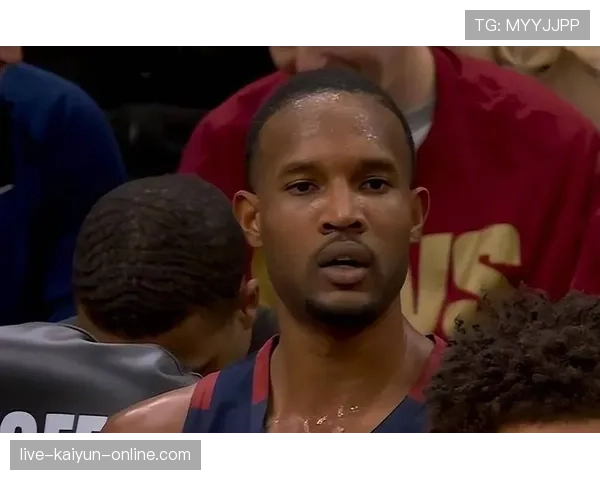 埃文·莫布里内线防守主导替补轮换 创造篮板对比新高提升球队防守稳定性