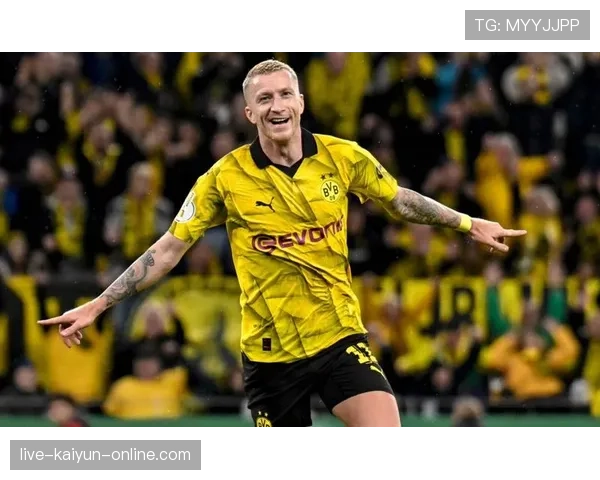 多特蒙德中场结构松散，近期表现波动，稳定节奏能力面临考验