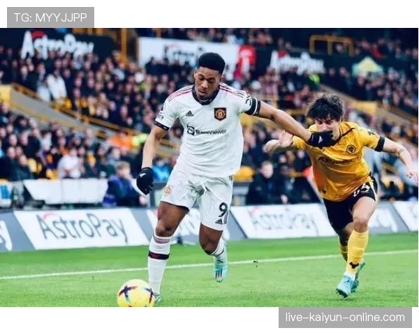 曼联成绩回暖，但问题持续积累，稳定性是否具备仍存疑